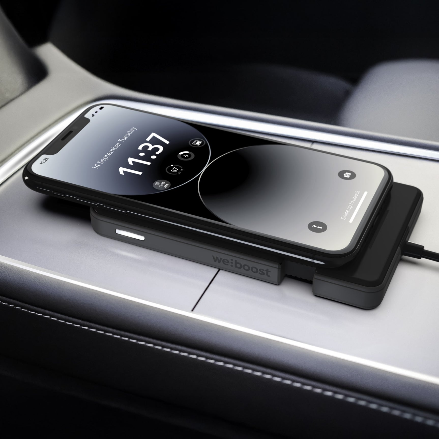 weBoost Dash Mobile Signal Booster with Built-In Wireless Charging | 471082